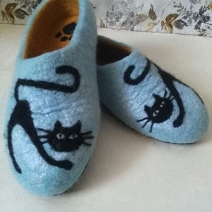 WOOl FELTED ORIGINAL SLIPPERS | warm gift | shoes | eco-natural wool | handmade | indoor shoes  | blue cats