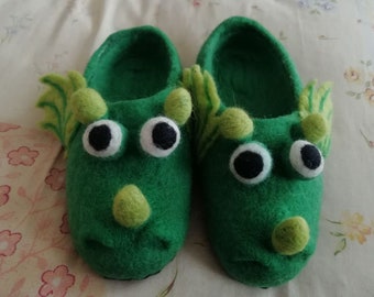 Children's slippers | Wool felted slippers|Green dragon | wool shoe | dragon slippers | kids shoe | indoor slippers | handmade wool slippers