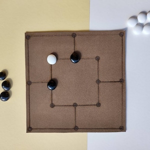 Handgemaakt Morris-spel voor zes heren: leren bord met glazen stenen