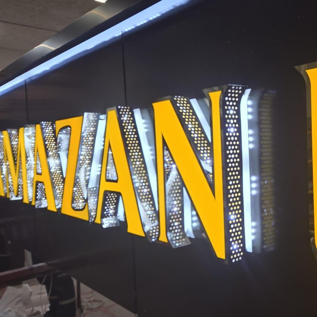 Letrero con letras de canal LED / Letras metálicas 3D con iluminación ...