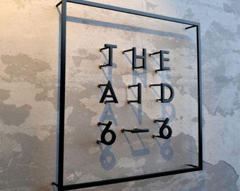 Insegna con logo in metallo tagliato al laser personalizzato, decorazione da parete galleggiante in acciaio inossidabile