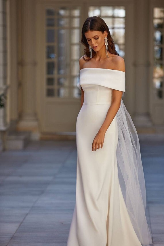 Simple sheath deals wedding dress