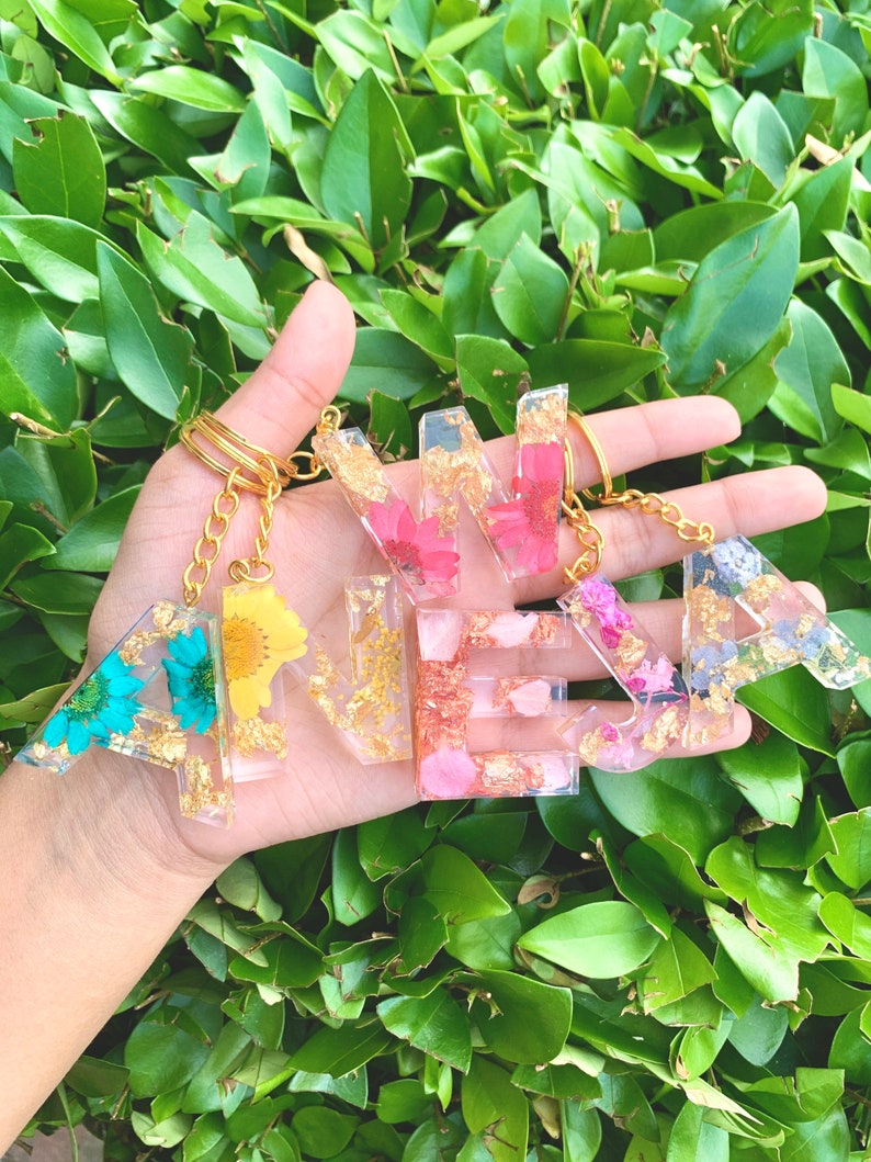 Custom Resin Real Flower Letter Initial Keychain Real Dried Etsy Sweden