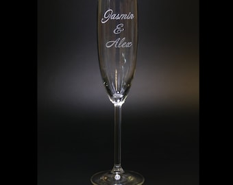 Sektglas Personalisiert Hochzeit von LEONARDO Geschenk für Geburtstag Valentinstag Verlobung JGA Firmenfeier Trinkglas mit Gravur Namen