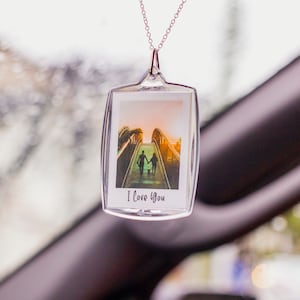 Foto personalizzata per auto per specchietto retrovisore Accessori auto personalizzati / Ciondolo per specchietto retrovisore Foto di coppia Regalo per auto nuova Cornice portafoto per auto