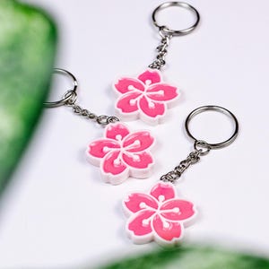 Llavero de flor de cerezo Sakura, llavero esmaltado de flor Sakura, lindo llavero de flor de cerezo de anime, accesorio para bolso, regalo para ella