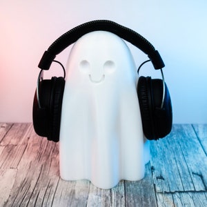 Smiling Ghost Headset Stand, Cute Ghost Headphone Stand, Streaming Decor, Boyfriend Gaming Gifts, Gift for Him