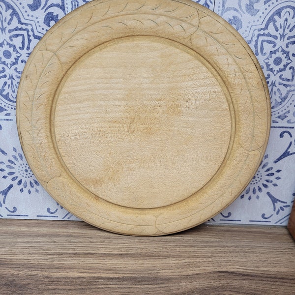 Vintage Carved Treen Breadboard, Country Farmhouse Kitchen Decor