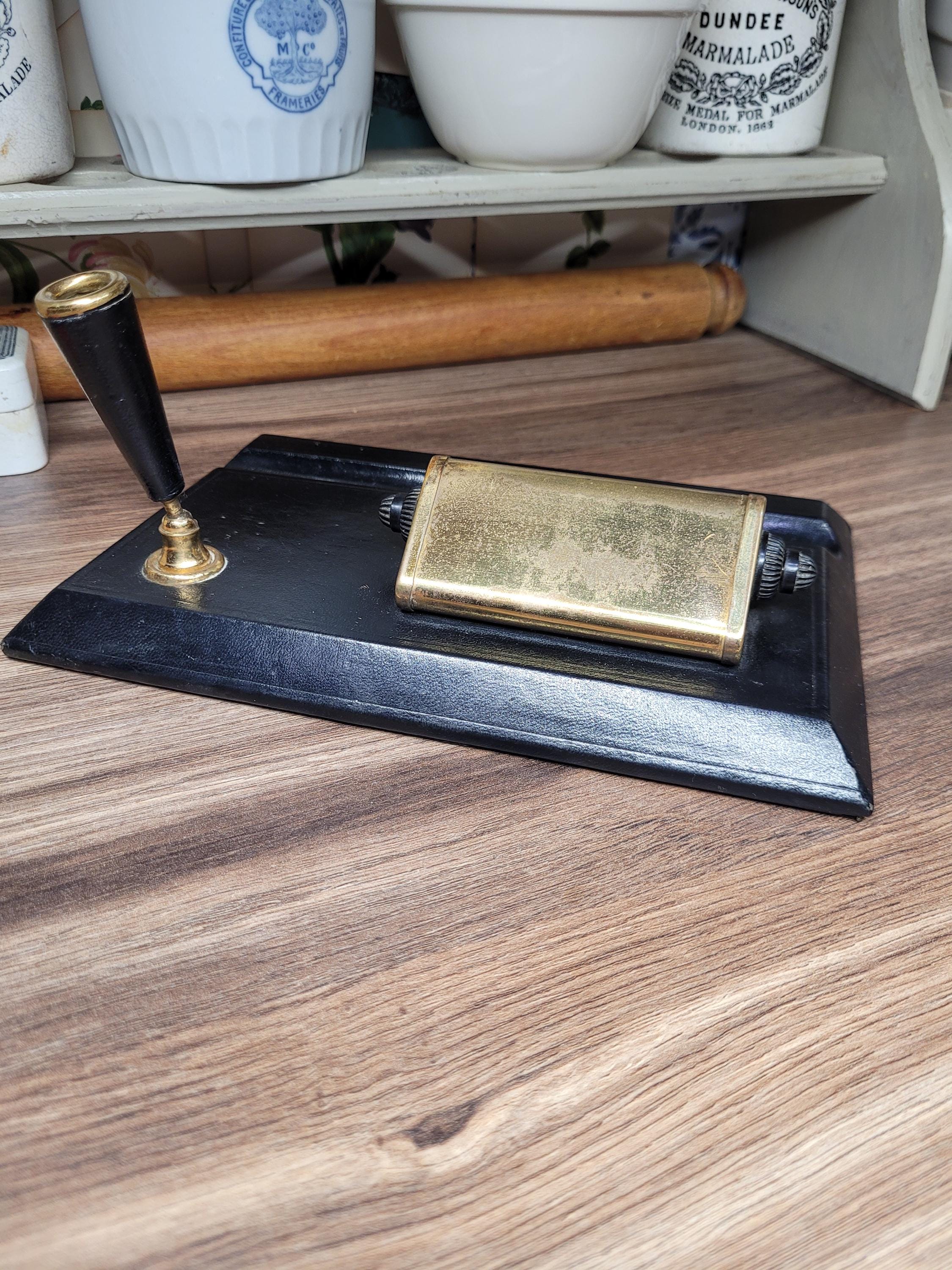 Calendrier Perpétuel Porte-stylo Vintage - Métal Doré Et Blanc, Déco Bureau