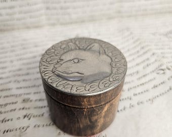 Pretty Vintage Cat Pill Box, Powder Jar, Vintage Vanity, Pewter and Wood