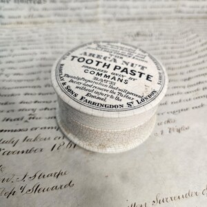Antique Advertising Areca Nut Toothpaste Pot Lid and Base, Chemist, Pictorial Design,  Antique Chemist,  White Ironstone