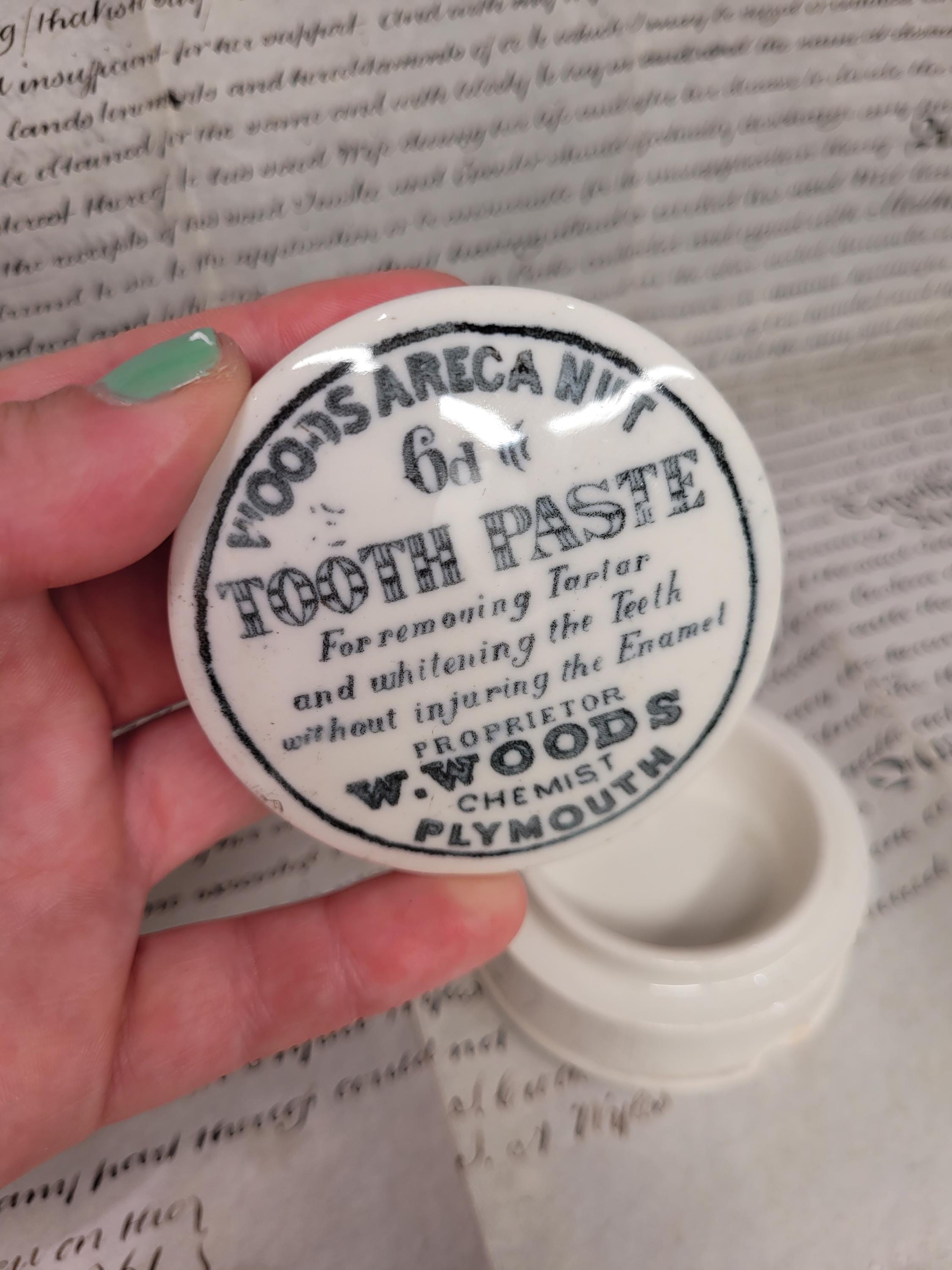 Antique Advertising Woods Areca Nut Toothpaste Pot Lid and Base