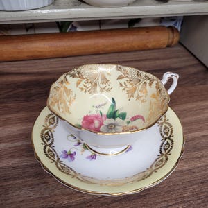 Vintage Pretty Paragon Teacup and Saucer, Floral Teacup, Vintage Paragon