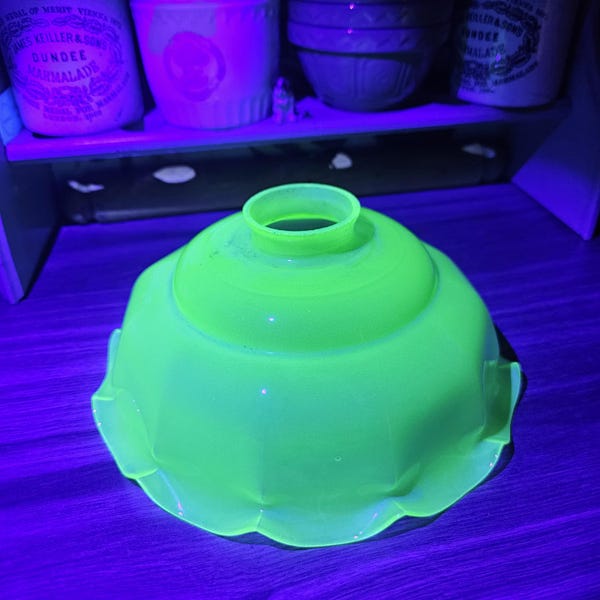 Vintage European Ruffled Glass Uranium Lamp Shade, 1940s, Reclaimed Lamps