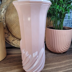 Wonderful 1970s Pink Glass Vase, Pink Flower Vase, Vintage Decor
