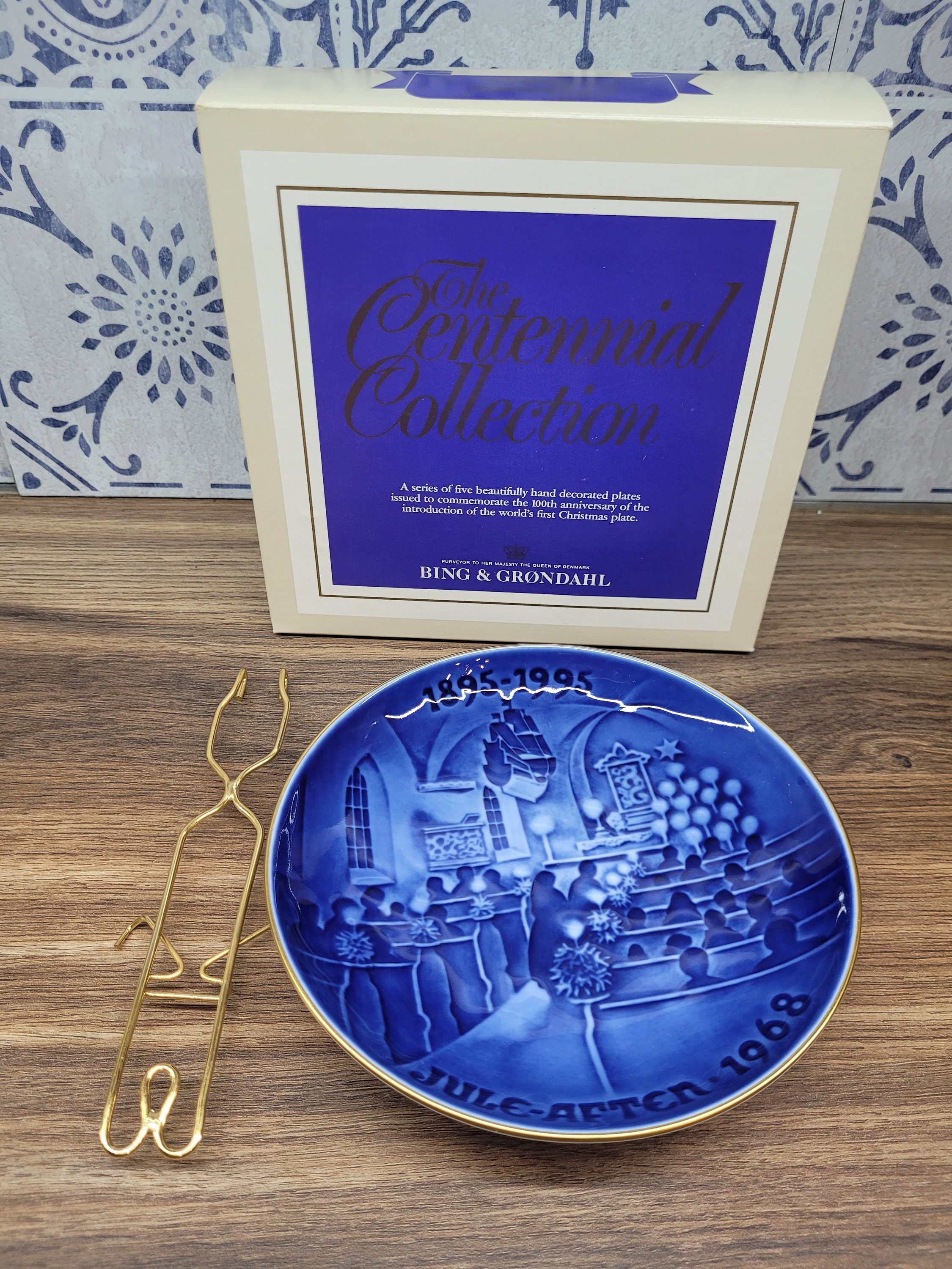 工芸品 100th anniversary of Christmas plate Bing & Grondahl Christmas in Church Plate – Centennial Collection