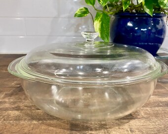 PYREX Vintage Dish With Lid Casserole