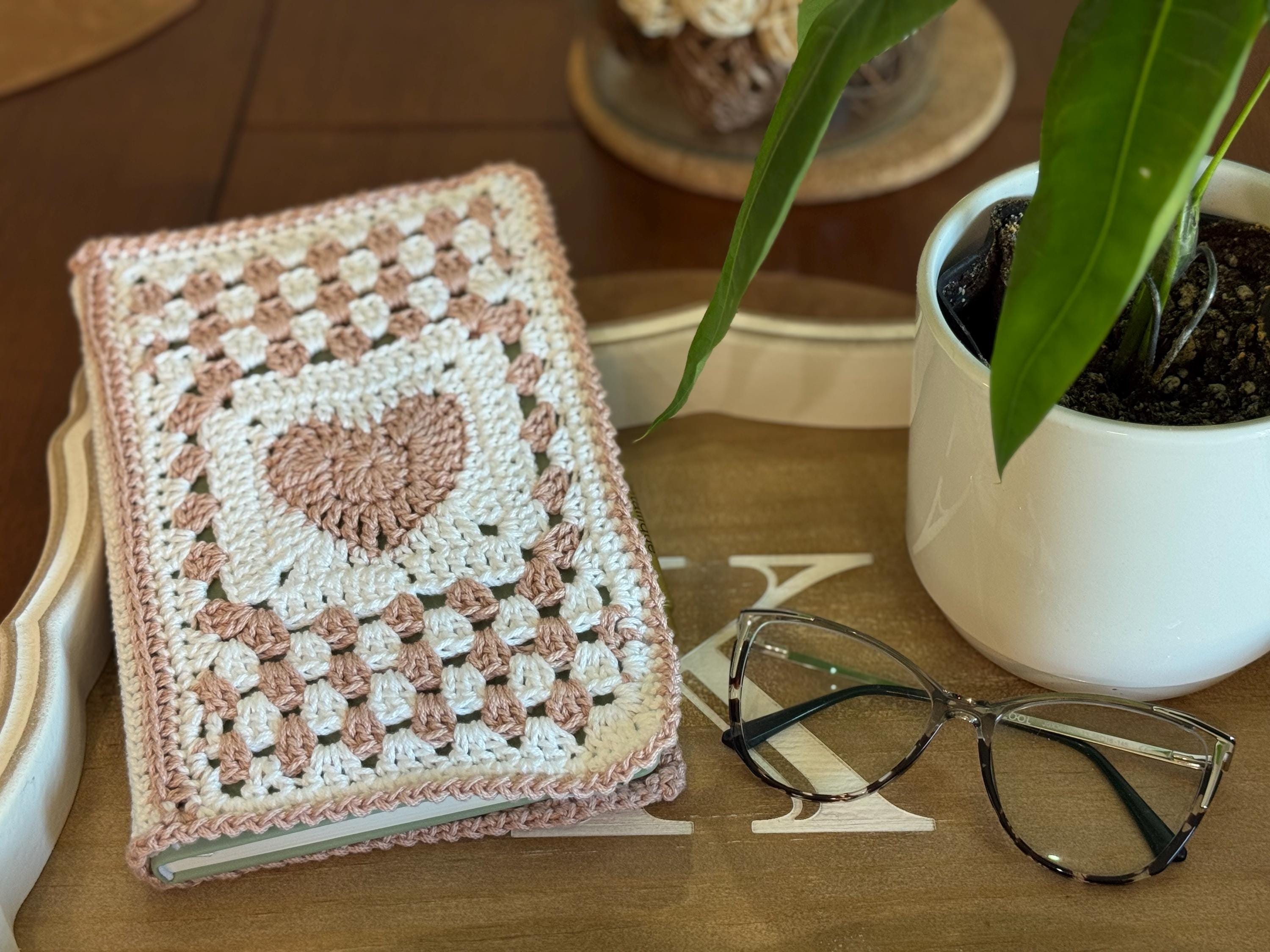 Handmade Crochet Heart Book Cover with Journal – Reusable Fabric Notebook Sleeve, Gift for Book Lovers, Writers, and Journal Keepers - Thumbnail 2