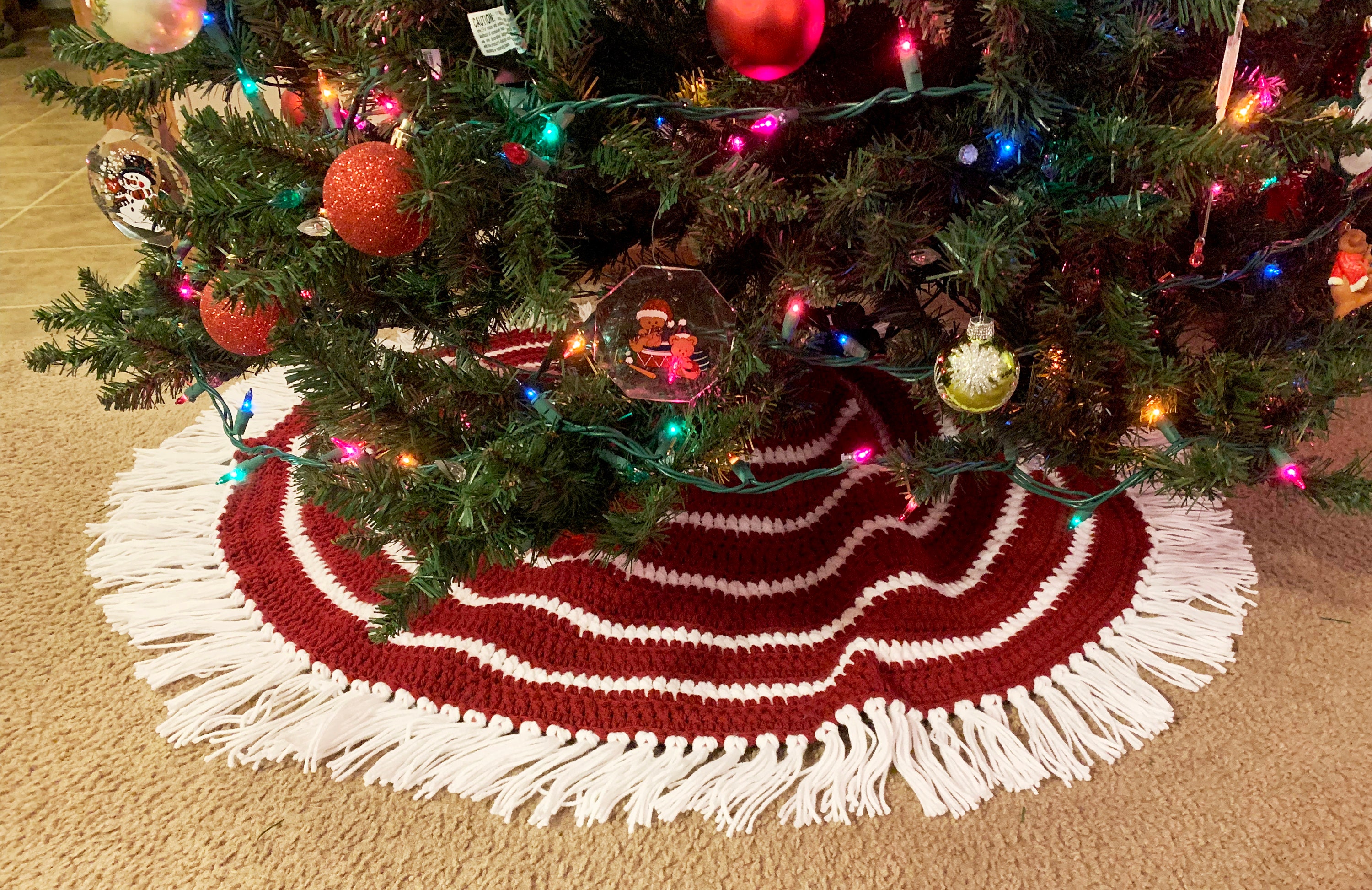 Boho Striped Tree Skirt with tassels - Handmade - Crocheted - Winter Gift - Christmas Tree Skirt - Thumbnail 3