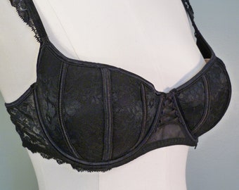 DIM Padded Lace Bra