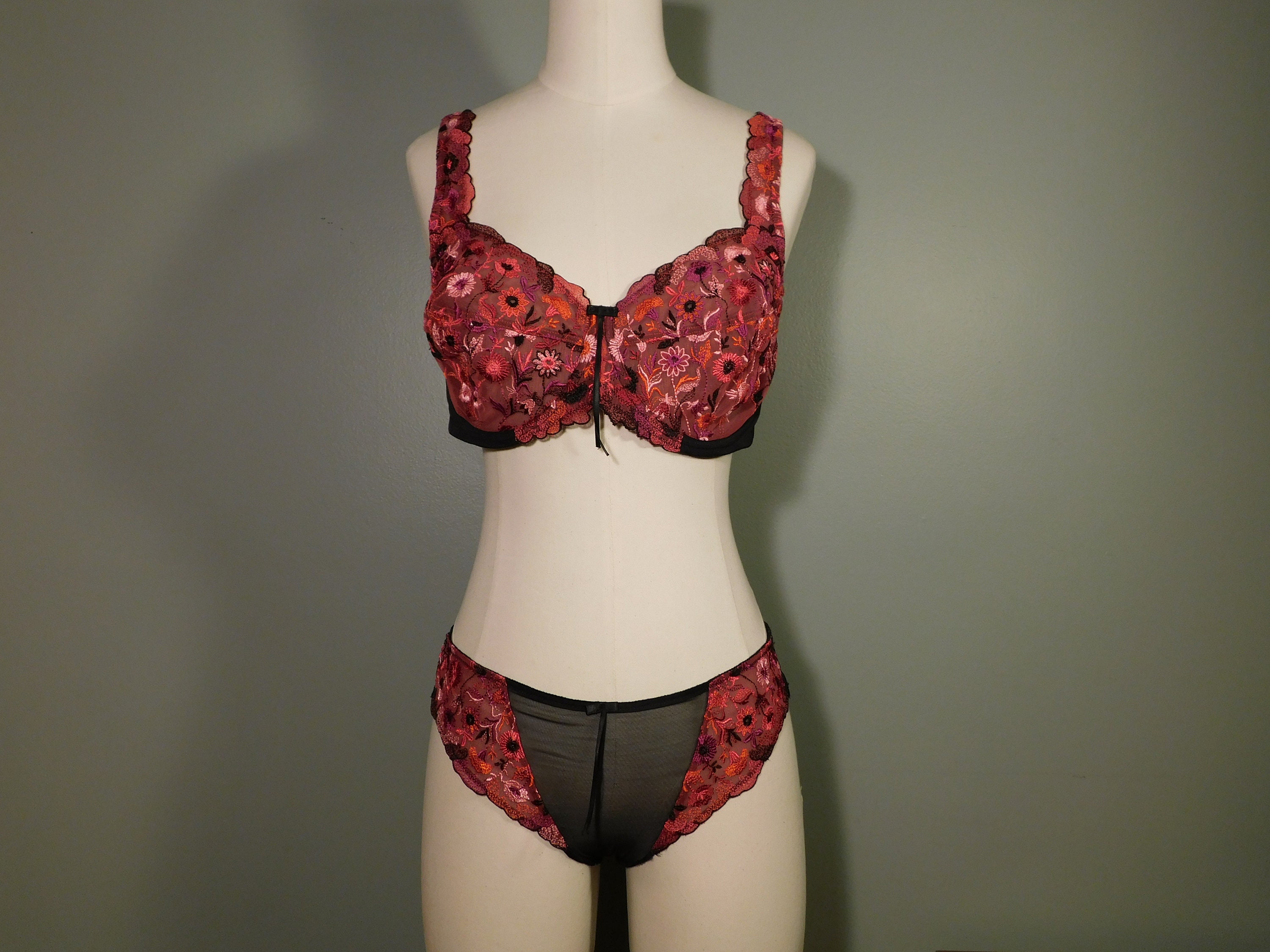 Red Lace Bra Set -  Canada