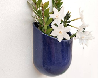Wall planter, wall pocket planter, Ceramic wall planter