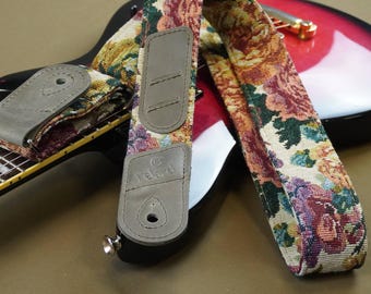 Tracolla per chitarra in tessuto arazzo Felard con estremità in pelle e tasche per plettri per ukulele, chitarra acustica, elettrica, basso, realizzata in Ucraina