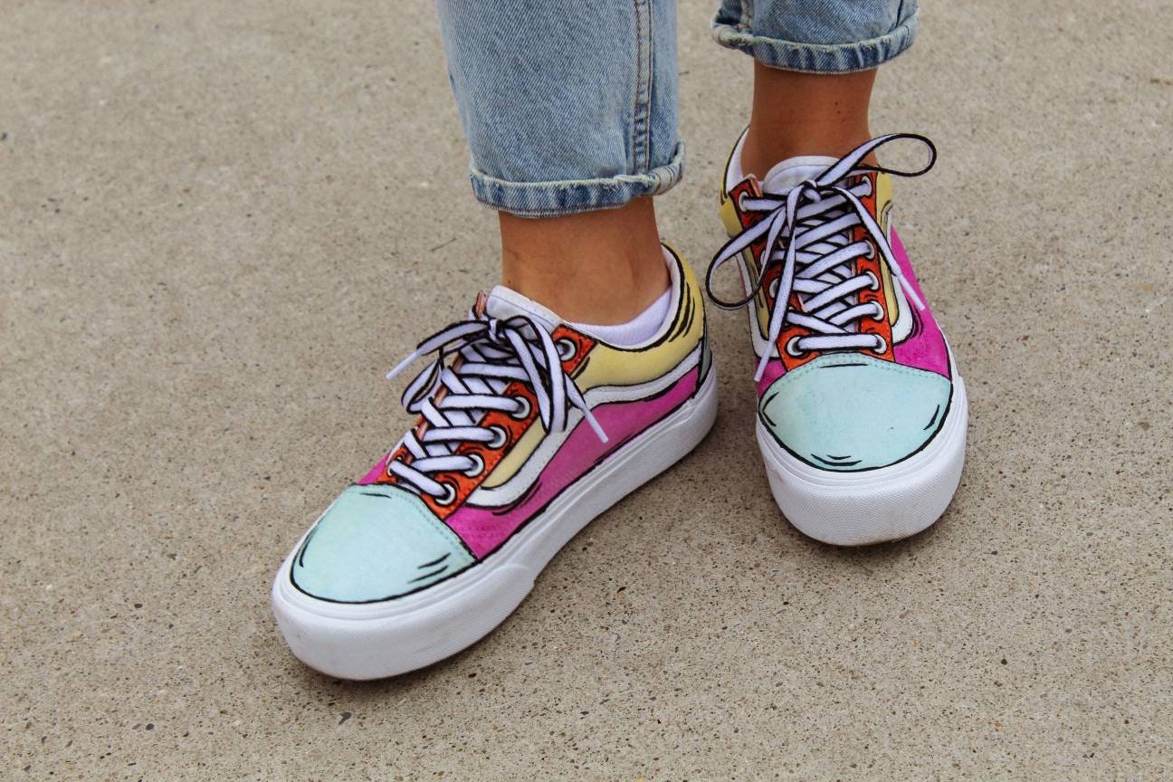 Vans old skool cartoon verander van kleur door zonlicht wit - Etsy België