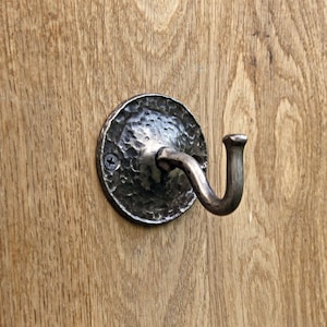 Geschmiedeter Handtuchhaken, Handtuchhaken aus Schmiedeeisen, Bademantelhaken aus Metall, Badezimmerhaken, Badezimmeraccessoires, rustikale Kleiderhaken, Küchenhaken aus Eisen
