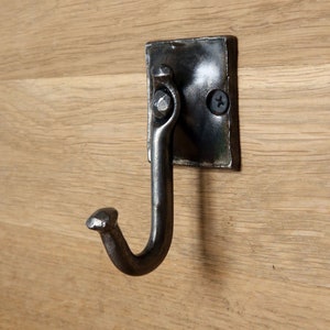 Geschmiedeter Handtuchhaken, Handtuchhaken aus Schmiedeeisen, Robe-Metallhaken, Badezimmerhaken, Badezimmerzubehör, rustikale Kleiderhaken, Küchenhaken aus Eisen