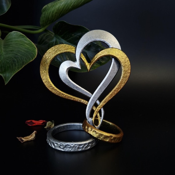 Personalized Iron Hearts and Rings, 6th iron anniversary mariage gift, iron wedding anniversary gifts for her, unique gifts for the couple