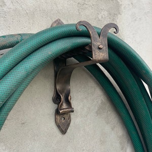 Garden hose holder
