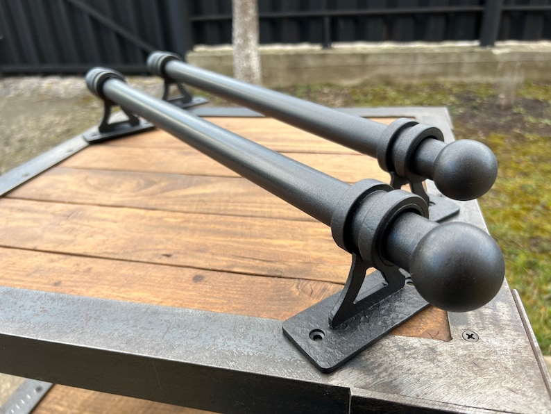24” Massive iron door handle. Barn door pull. Rustic door decor. Door hardware. Door handle. Wrought iron door handle. bild 9