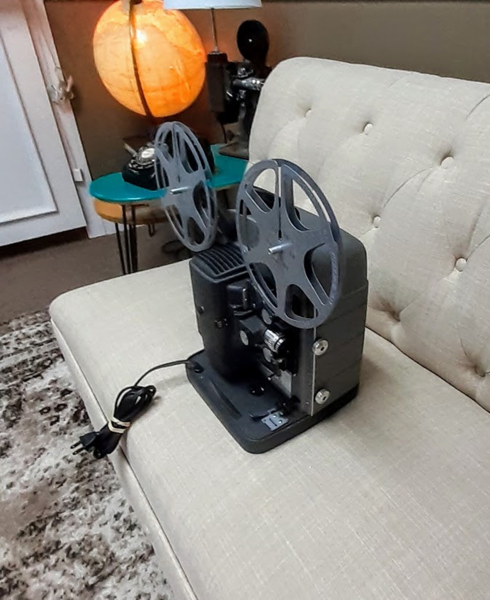 zoom movie projector