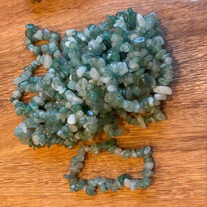 Green aventurine chip bracelet