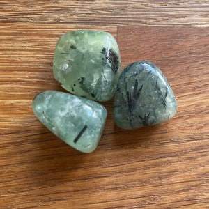 Prehnite tumble