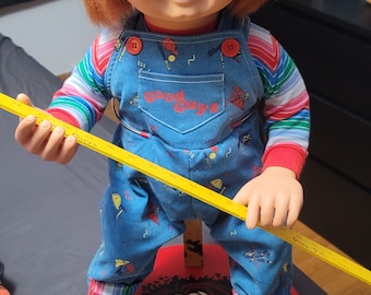 Trick or treat studios Chucky doll stand