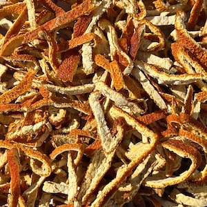 Getrocknete Orangenschalen