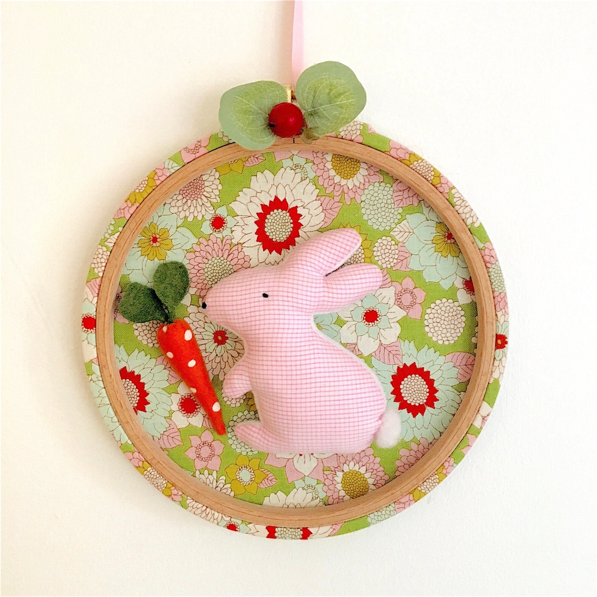 Lapin de Pâques Dans Son Médaillon