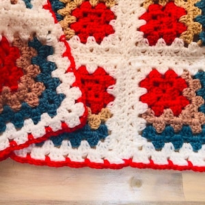 Granny square pattern - Christmas