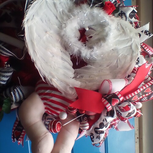 Valentine's Day wreath, Cupid wreath, Cupid door hanger, Bow and arrow, Cupid bottom and wings, heart wreath, Valentine shops decor