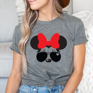 Aviator Minnie t shirt - Disney Trip Passende Shirts - Minnie Maus T Shirt - Süßes Minnie Shirt - Minnie mit Sonnenbrille und Wimpern