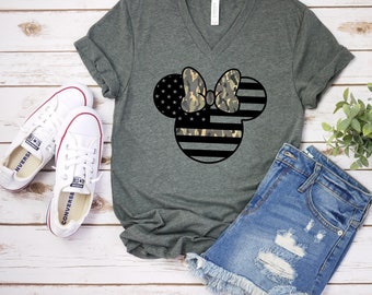 Minnie Army Camouflaged - Koszulka dla dorosłych unisex - Siły Zbrojne - Wojskowa koszulka Minnie Mouse - Gwiazdy i Paski