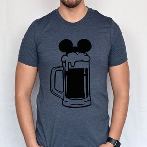 Camiseta unisex para adultos con jarra de cerveza de orejas de Mickey, Camisetas a juego de Disney Trip Cruise, Mickey Mouse, Comida y vino de Epcot