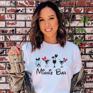 Camiseta Minnie Bar - Camisa para beber - Copa de vino Martini Drink - Disney - Epcot Food and Wine