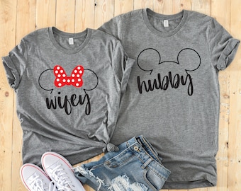Esposo y esposa Parejas de Disney Combinando camisetas unisex - Mickey y Minnie - Aniversario