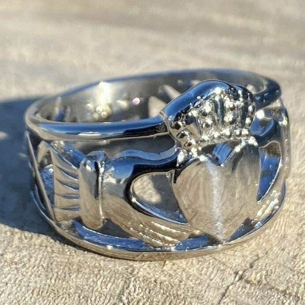 Men Claddagh Ring - Etsy