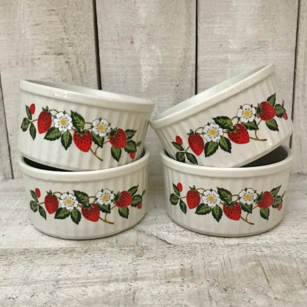 Vintage 1970s Sheffield Strawberries and Cream Stoneware Ramekin Bowls
