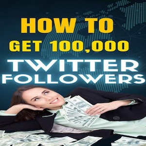 Puede incluir: Una mujer con un blazer negro está acostada en una cama de dinero. Está mirando hacia arriba y sonriendo. El texto "HOW TO GET 100,000 TWITTER FOLLOWERS" está en letras amarillas sobre un fondo azul.
