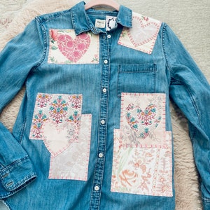 Womens denim GAP shirt shirt embroidered and patched.